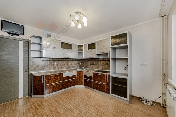 
   Продам 3-комнатную, 81.5 м², 9-я Тихая ул, 5

. Фото 9.