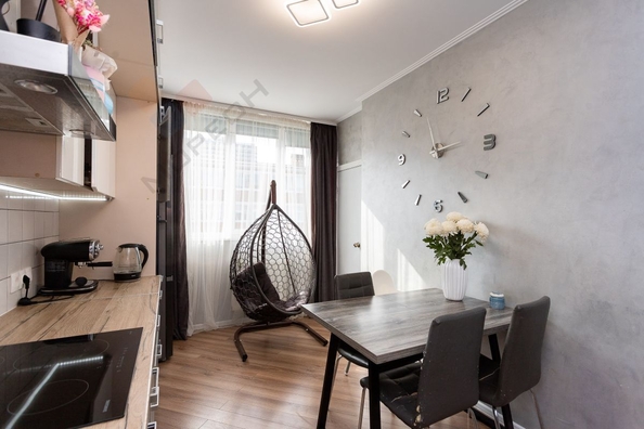 
   Продам 2-комнатную, 56 м², Цезаря Куникова ул, 18к1

. Фото 3.