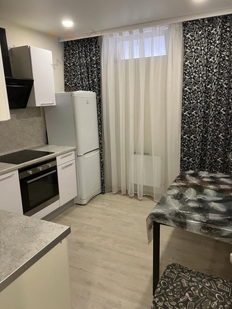 
   Продам 2-комнатную, 52.7 м², генерала Петрова И.Т. ул, 11

. Фото 2.