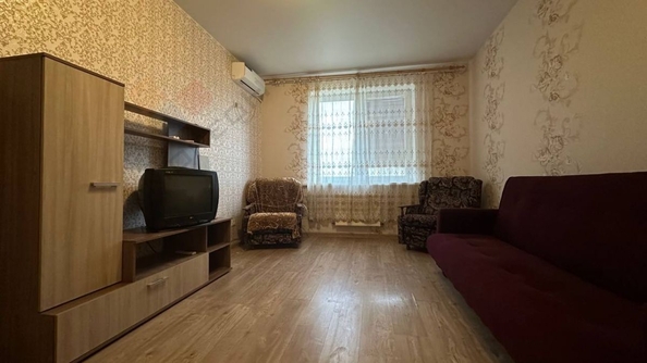 
   Продам 1-комнатную, 38.5 м², Бородинская (Пашковский жилой массив тер ул, 150Бк1

. Фото 2.