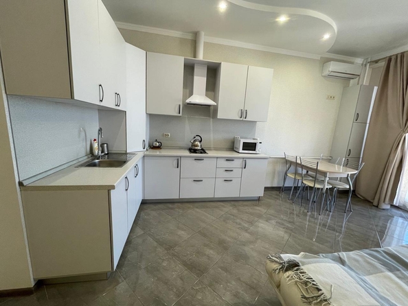 
   Продам 1-комнатную, 51 м², Крымская ул, к 22

. Фото 10.