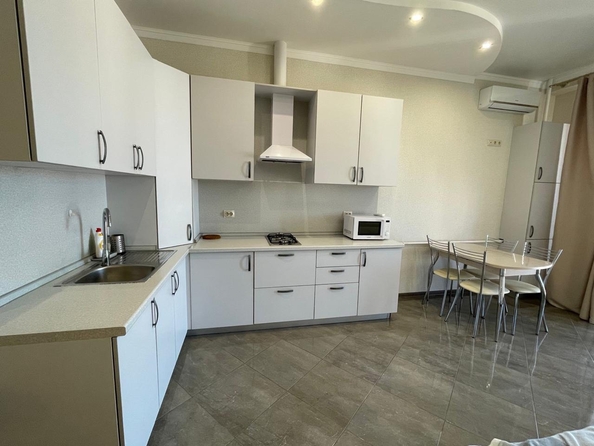 
   Продам 1-комнатную, 51 м², Крымская ул, к 22

. Фото 14.