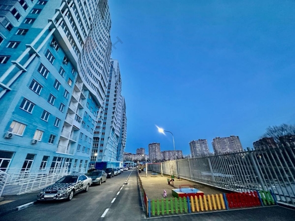 
   Продам 2-комнатную, 53.3 м², Автолюбителей ул, 1Дк4

. Фото 20.