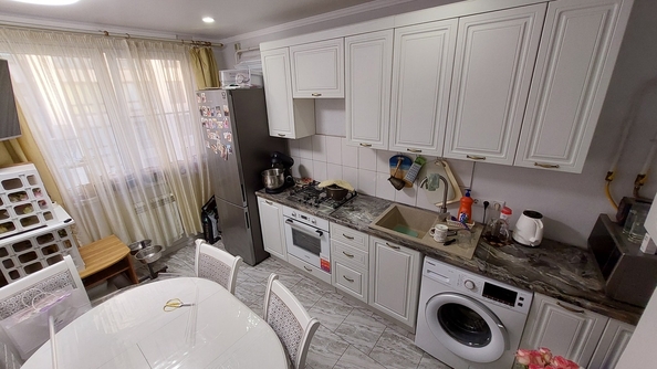 
   Продам 2-комнатную, 50 м², Рождественская ул, 42

. Фото 9.