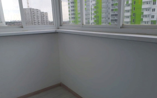 
   Продам 1-комнатную, 37.25 м², Генерала Трошева Г.Н. ул, 21

. Фото 3.