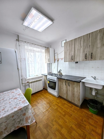 
   Продам 2-комнатную, 41.3 м², Стасова ул, 140

. Фото 2.