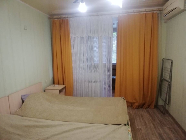 
   Продам 1-комнатную, 30 м², Победы ул, 110

. Фото 2.