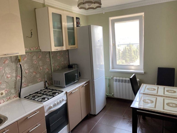 
   Продам 3-комнатную, 90 м², Санаторная ул, 55

. Фото 2.