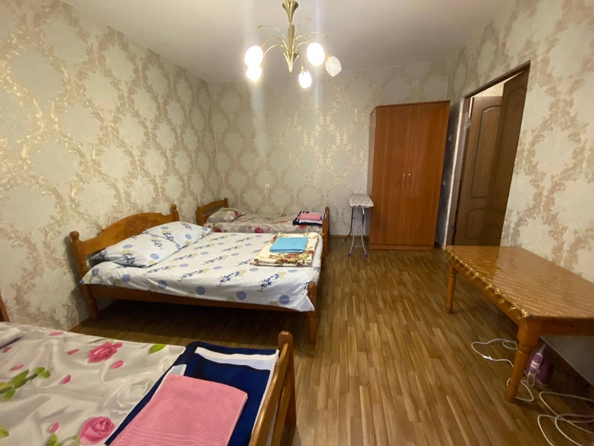 
   Продам 3-комнатную, 75.7 м², Победы ул, 111

. Фото 5.