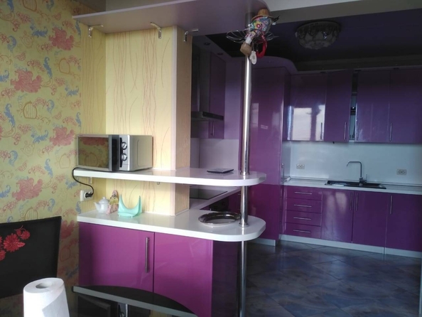 
   Продам 2-комнатную, 108 м², Роз ул, 6/6А

. Фото 2.