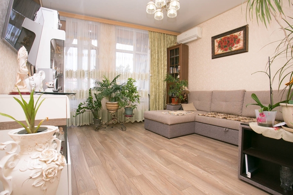 
   Продам 2-комнатную, 76 м², Ленина ул, 256/6

. Фото 3.