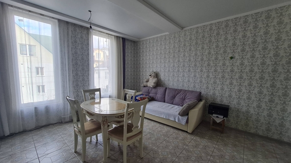 
   Продам 2-комнатную, 65.2 м², Изумрудная ул, 9/3

. Фото 3.