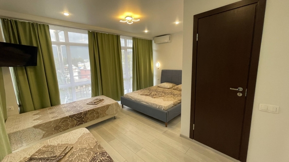
   Продам 1-комнатную, 42.4 м², Бирюзовая ул, 10А

. Фото 1.