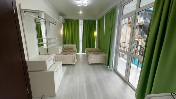 
   Продам 1-комнатную, 42.4 м², Бирюзовая ул, 10А

. Фото 2.