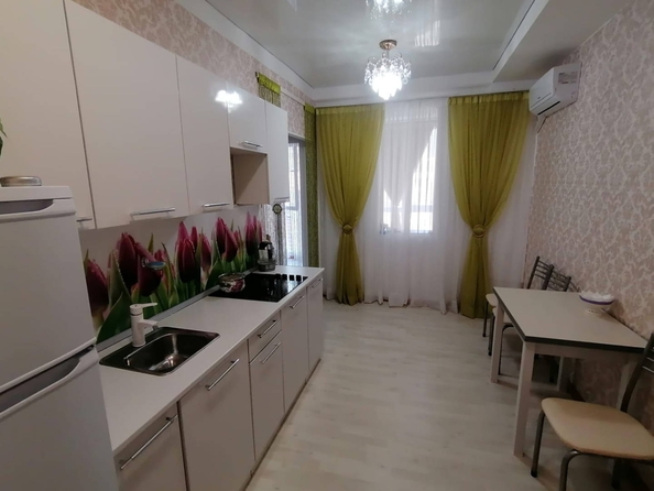 
   Продам 2-комнатную, 42.5 м², Гайдара ул, 2/1

. Фото 2.