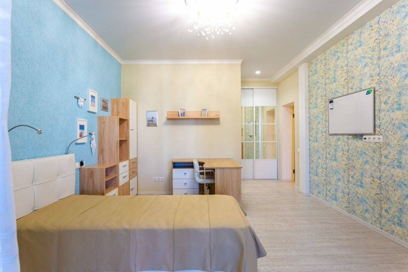 
   Продам 3-комнатную, 120 м², Войкова ул, 21

. Фото 20.