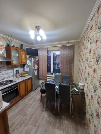 
   Продам 2-комнатную, 56 м², Парус мкр, д 11

. Фото 3.