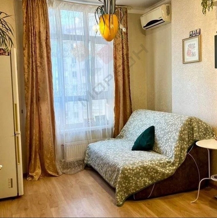 
   Продам 1-комнатную, 42 м², Базовская Дамба ул, 8

. Фото 2.