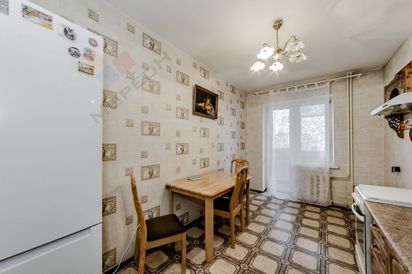 
   Продам 1-комнатную, 52.6 м², Думенко ул, 2

. Фото 1.