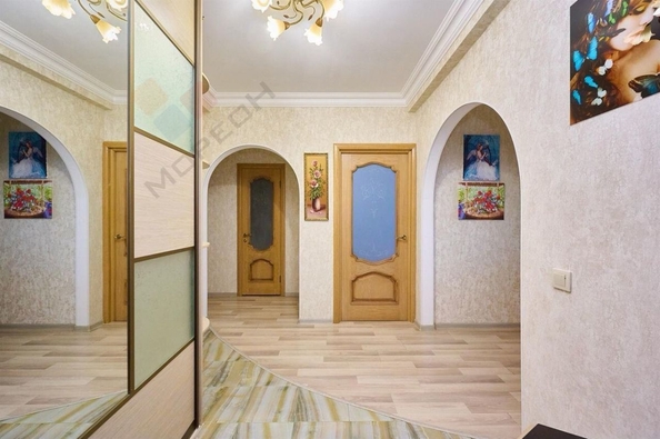 
   Продам 2-комнатную, 65.3 м², Монтажников ул, 5

. Фото 6.