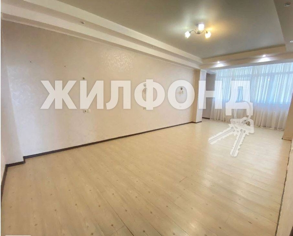 
   Продам 3-комнатную, 131.6 м², Туапсинская ул, 9/2

. Фото 4.