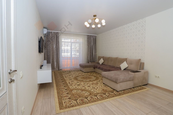 
   Продам 2-комнатную, 61.8 м², Сергея Есенина ул, 133

. Фото 1.