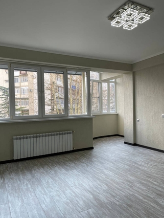 
   Продам 2-комнатную, 57 м², Туапсинская ул, 9/2

. Фото 1.