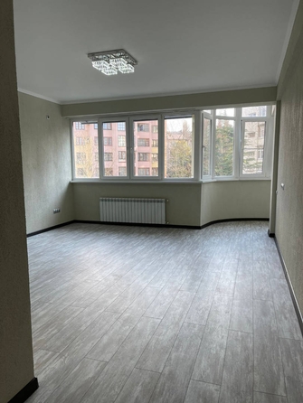 
   Продам 2-комнатную, 57 м², Туапсинская ул, 9/2

. Фото 2.