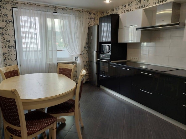 
   Продам 3-комнатную, 81.2 м², Малышева ул, 7

. Фото 12.