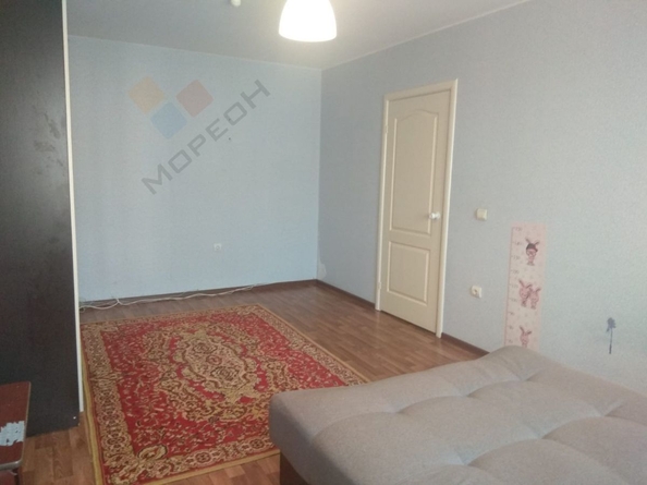 
   Продам 1-комнатную, 37.3 м², Героев-Разведчиков ул, 34

. Фото 1.