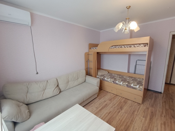 
   Продам 1-комнатную, 37 м², Адмирала Пустошкина ул, 10

. Фото 2.