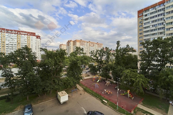 
   Продам 2-комнатную, 59.6 м², Героев-Разведчиков ул, 30

. Фото 15.