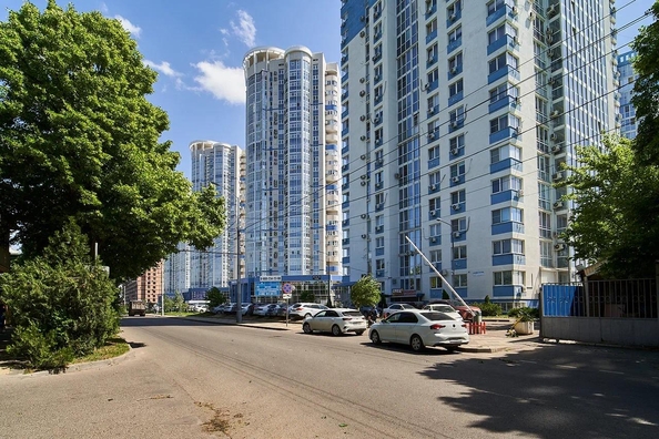 
   Продам 2-комнатную, 60 м², Шоссе Нефтяников ул, 18/1

. Фото 4.