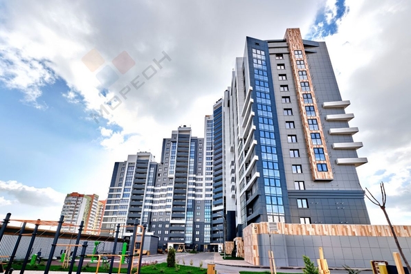 
   Продам 2-комнатную, 54.8 м², Красных Партизан ул, 4/15

. Фото 1.