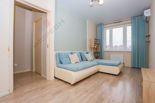 
   Продам 1-комнатную, 32 м², Героя Яцкова И.В. ул, 1/10

. Фото 3.