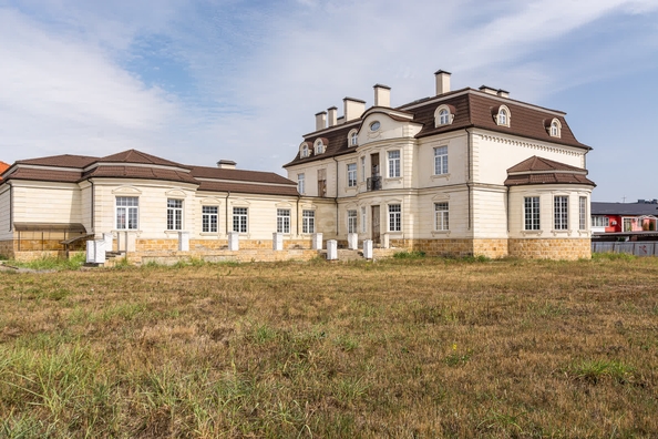 
   Продам дом, 1400 м², Краснодар

. Фото 2.