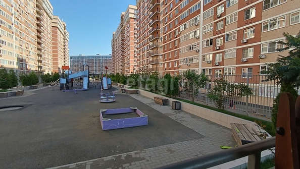 
   Продам 1-комнатную, 34 м², Западный Обход ул, 39/2  3

. Фото 23.