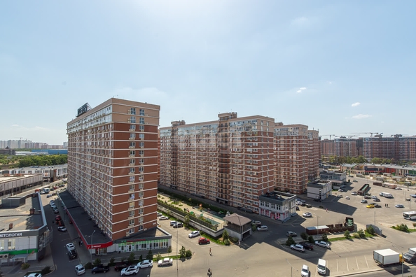 
   Продам 3-комнатную, 62.1 м², Западный Обход ул, 45

. Фото 27.