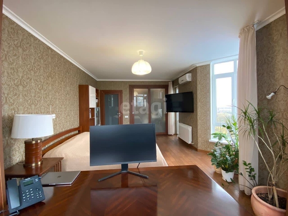 
   Продам 2-комнатную, 80 м², Кубанская Набережная ул, 31/1

. Фото 1.