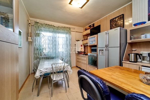 
   Продам 4-комнатную, 156 м², Черкасская ул, 83

. Фото 2.