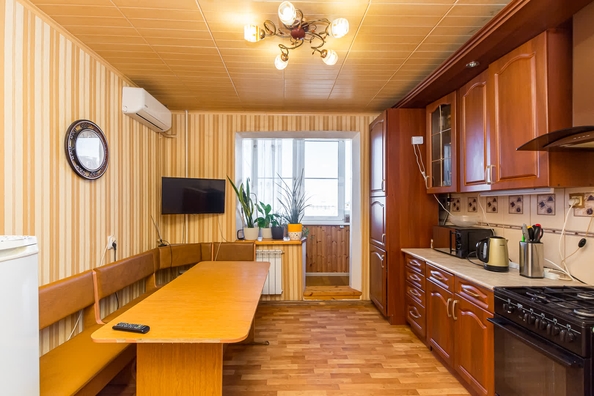 
   Продам 3-комнатную, 73.6 м², Ставропольская ул, 170

. Фото 4.