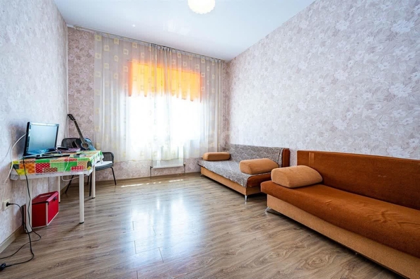 
   Продам 2-комнатную, 63.7 м², Черкасская ул, 109

. Фото 4.