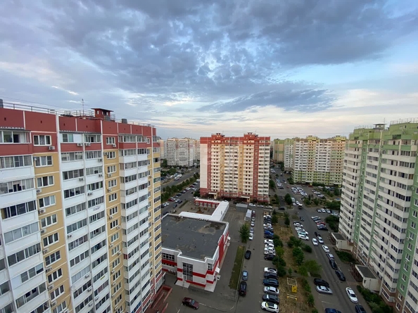 
   Продам 1-комнатную, 37.8 м², Черкасская ул, 60

. Фото 9.