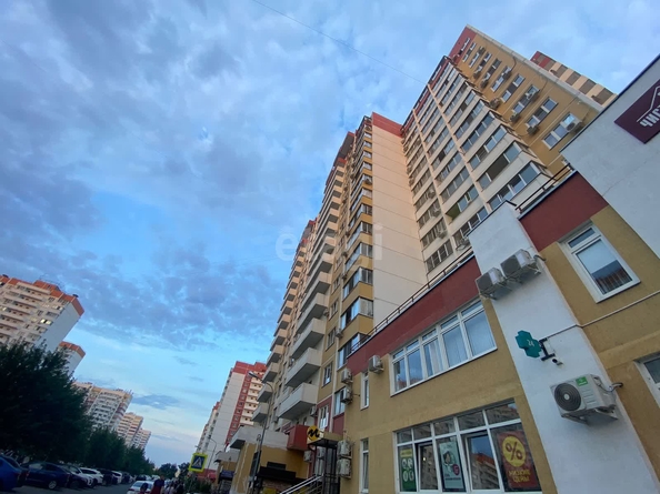 
   Продам 1-комнатную, 37.8 м², Черкасская ул, 60

. Фото 14.