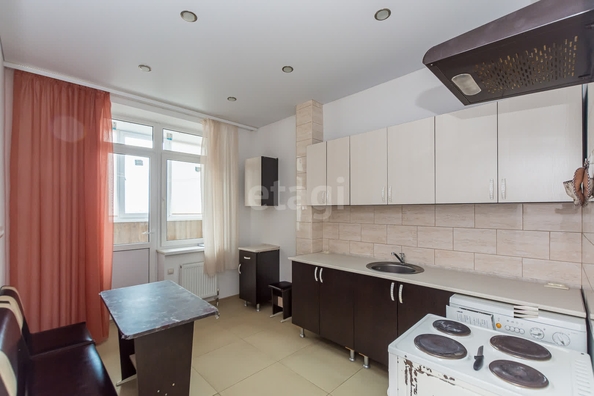 
   Продам 1-комнатную, 35.4 м², Селезнева ул, 4/4

. Фото 2.