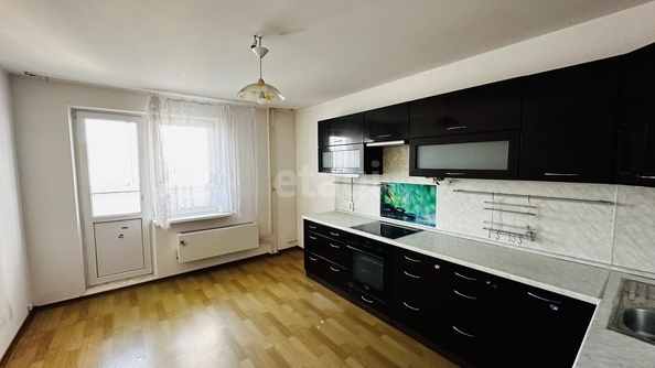 
   Продам 2-комнатную, 65.8 м², Черкасская ул, 58

. Фото 12.