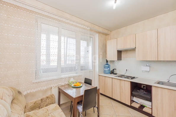 
   Продам 1-комнатную, 38 м², Сергея Есенина ул, 100

. Фото 6.