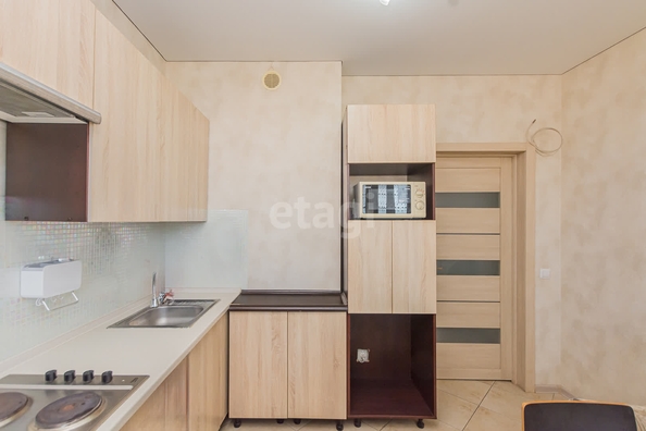 
   Продам 1-комнатную, 38 м², Сергея Есенина ул, 100

. Фото 8.