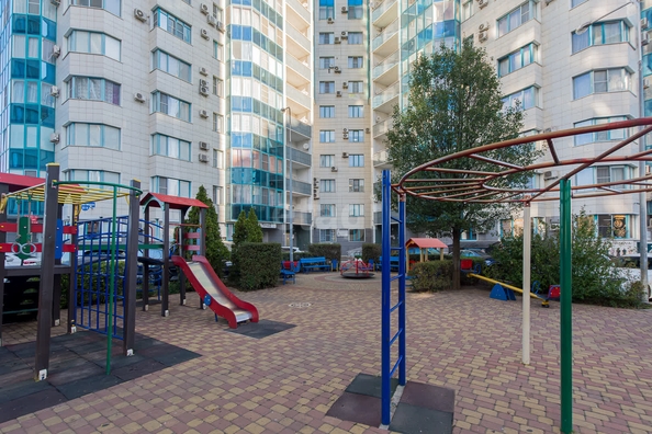 
   Продам 3-комнатную, 131 м², Кубанская Набережная ул, 37/11

. Фото 29.