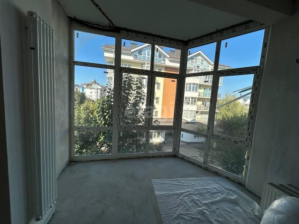 
   Продам 2-комнатную, 64.3 м², Карлсруэвская ул, 10

. Фото 7.